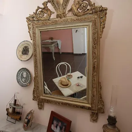 9 Muses Apart Otel Lámira