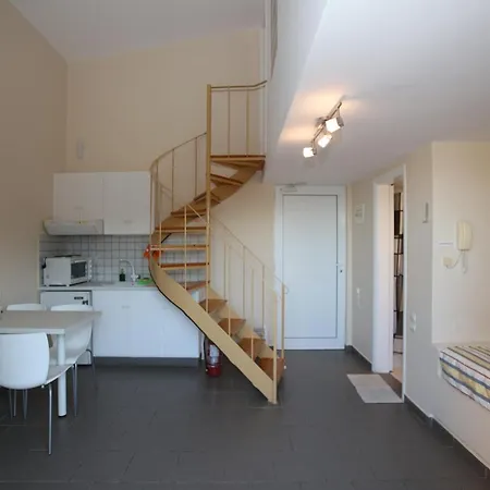 9 Muses Hotel apartamentowy Lámira