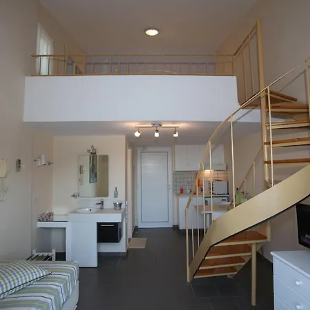 9 Muses Hotel apartamentowy Lámira