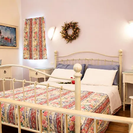 Aparthotel 9 Muses 3*