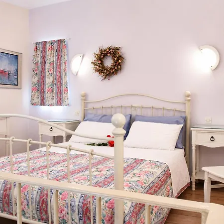 9 Muses Aparthotel