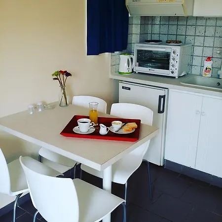 מלון דירות 9 Muses Lámira