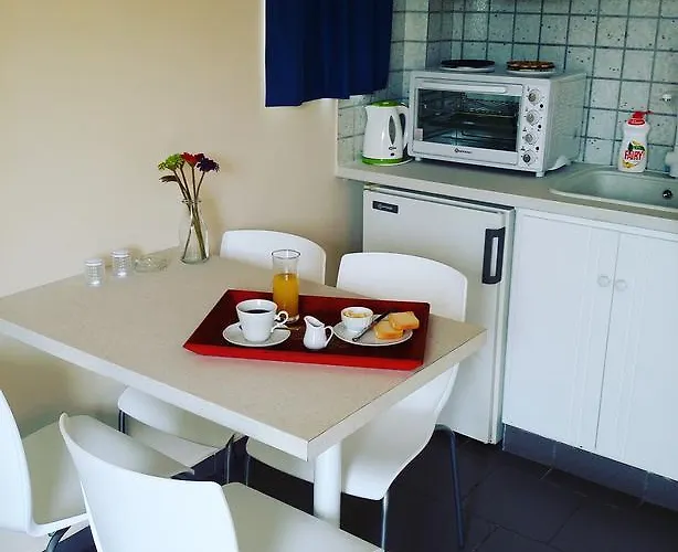 Aparthotel 9 Muses Lamira